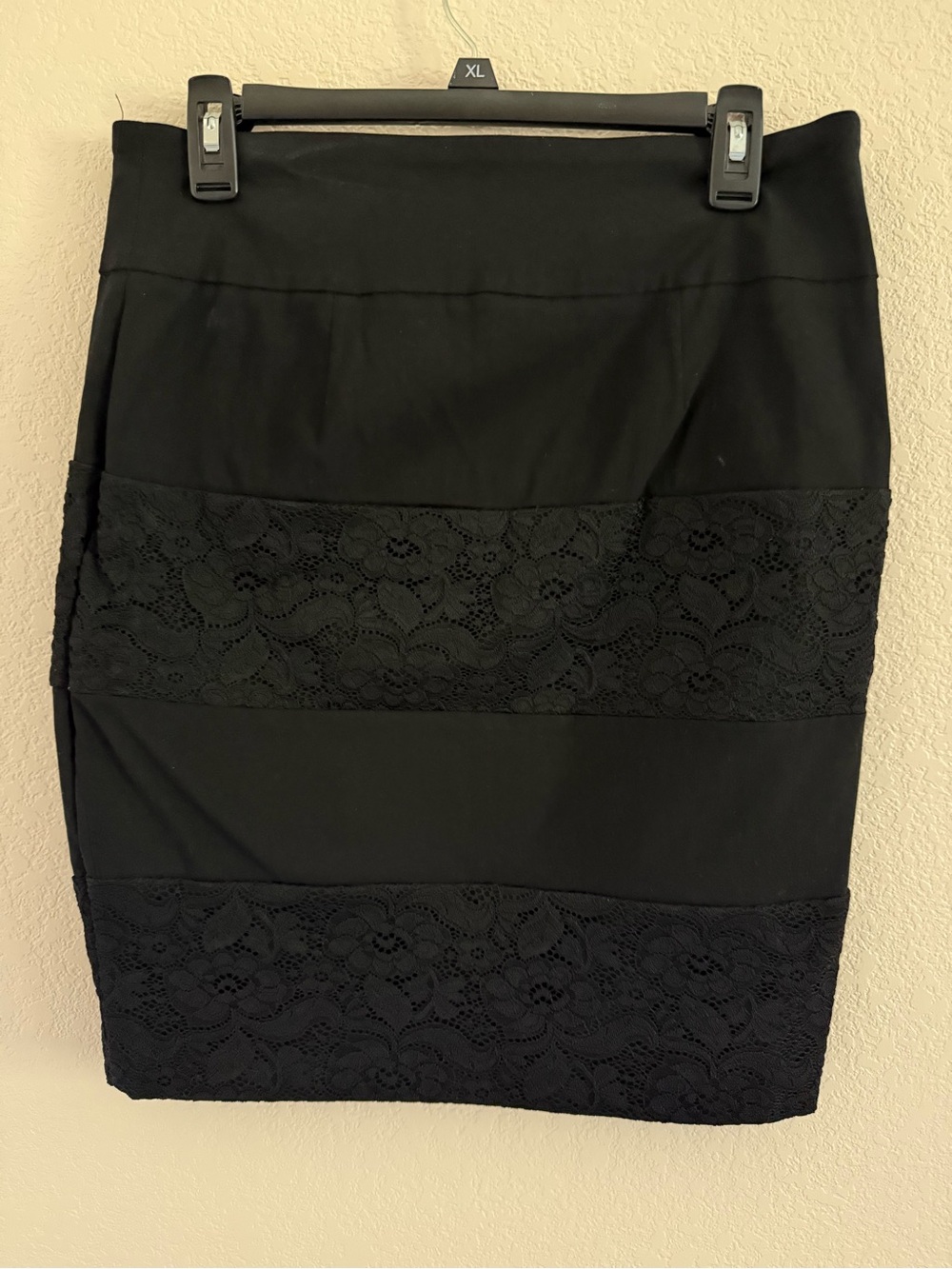 Joe B Black Lace-Panel Pencil Skirt